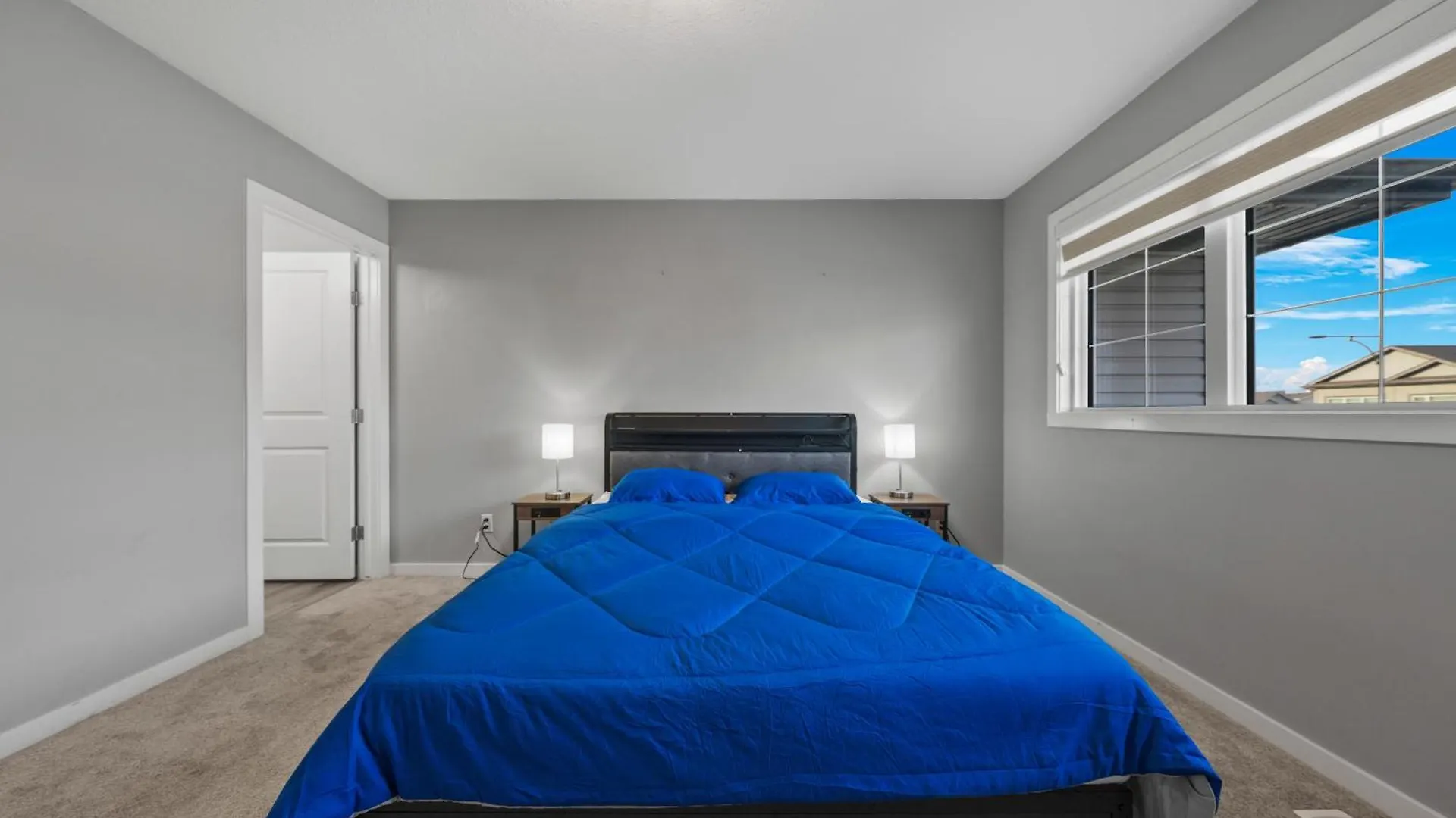Cozy Full House Villa Edmonton Canada